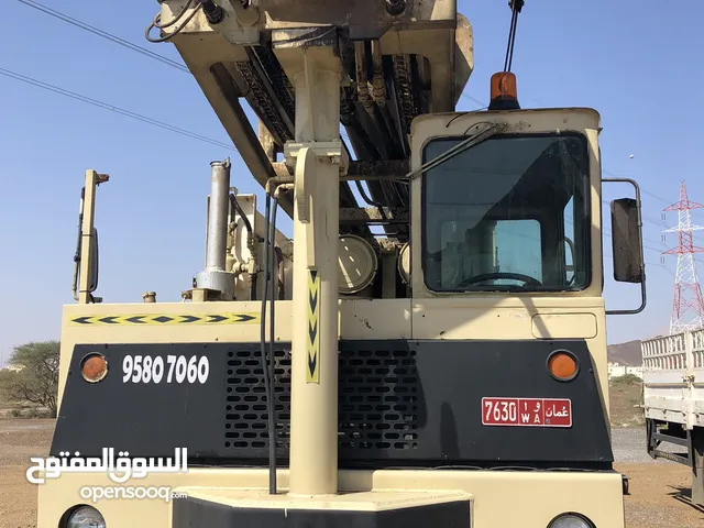 2006 Tracked Excavator Construction Equipments in Al Dhahirah