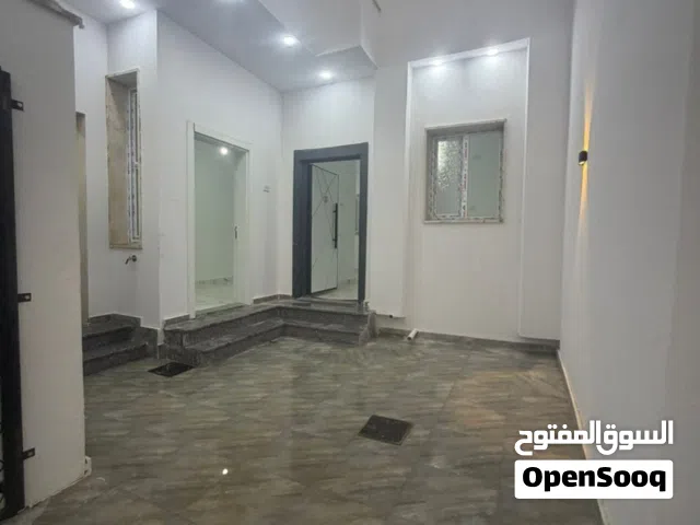 120 m2 3 Bedrooms Townhouse for Rent in Tripoli Ain Zara