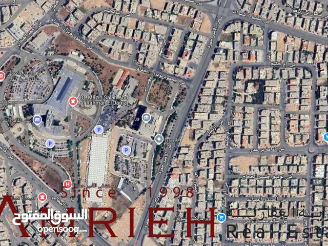 ارض 686 م للبيع في الهاشمي / مقابل وزارة الصحة على الشارع الرئيسي .