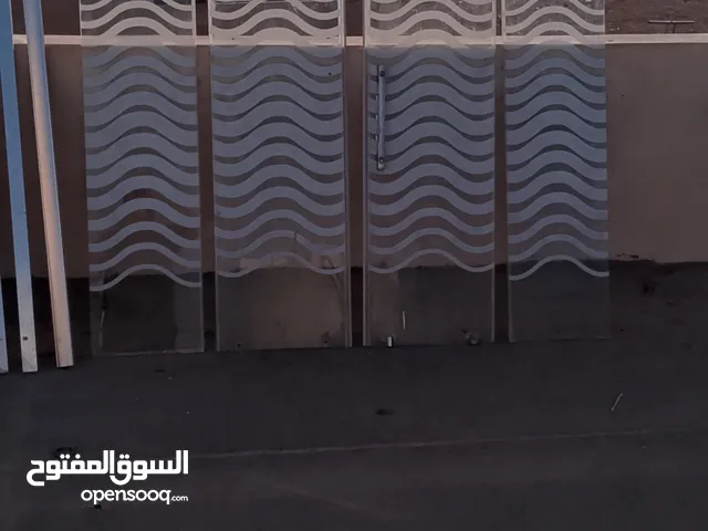 شور بوكس157*150. بركب فوق البانيو. ضرفتين وسط