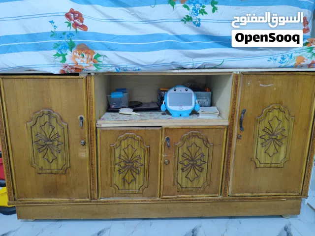 بوفيه خشب نضيفة