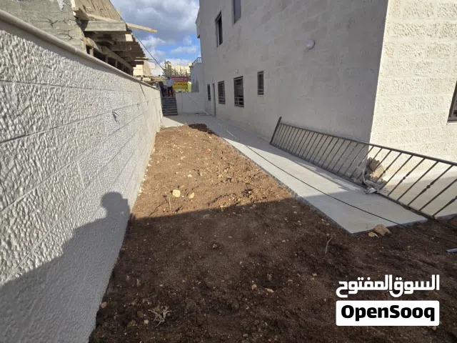 شقق فاغخرة للبيع شقة شبه ارضي معلق مع كراج خاص وحديقة