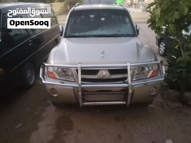 2005 ميتسوبيشي باجيرو GLS