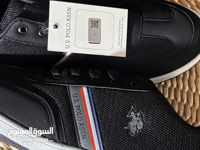 “Polo Club Shoes – شبه جديدة بسعر مغري