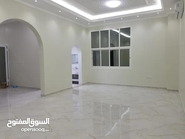 200m2 5 Bedrooms Villa for Rent in Al Ain Al Jimi