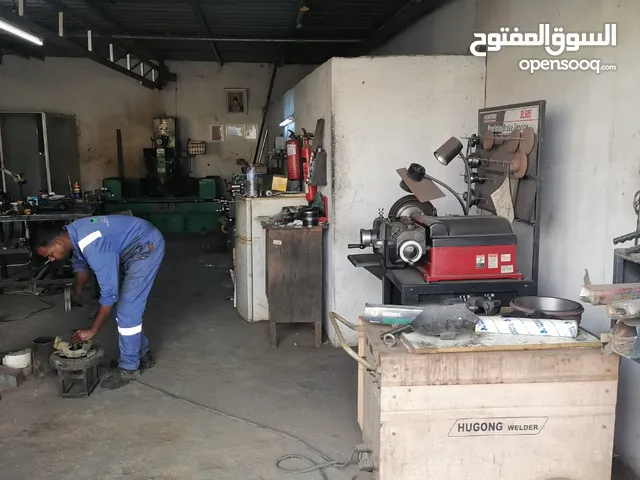 ورشه خراطه متكامله من جميع المعداتها للبيع مع العمال جاهزه مجهزه