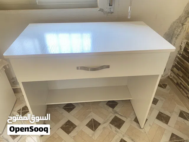مكتب للبيع