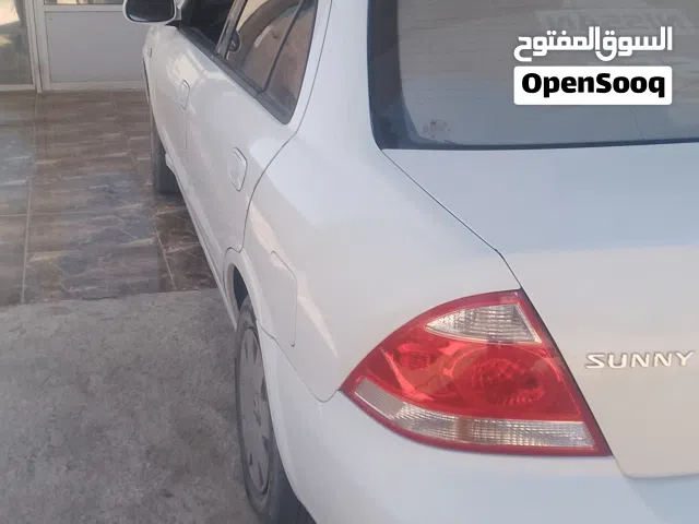 2011 نيسان صني SL