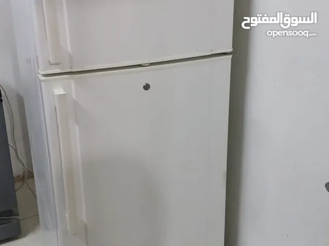 ثلاجة جينرال حجم 22 قدم حالتها ممتازة لون ابيض