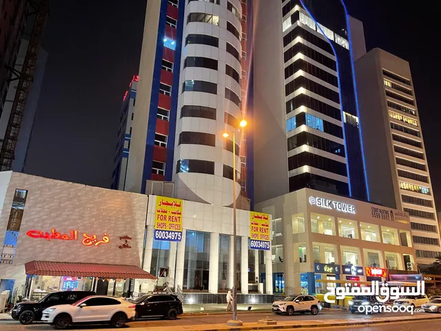 للايجار محلات ومكاتب موقع مميز في منطقة شرق تصلح للعديد من الانشطة بجوار مجمع دسمان