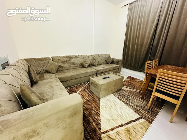 B1 غرفتين وصاله مفروشه شامله كل الفواتير للايجار الشهرى فى عجمان منطقة الروضة 1