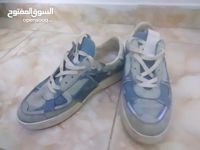 حذاء فالينتينو اصلي شبه جديد