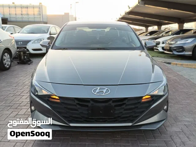 2022 هيونداي النترا Standard