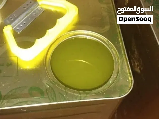 زيت زيتون السنه زيت جرش موجود في الرمثا موجود كميه البيع بسعر جمله لجل الضروف بسعر رمزي