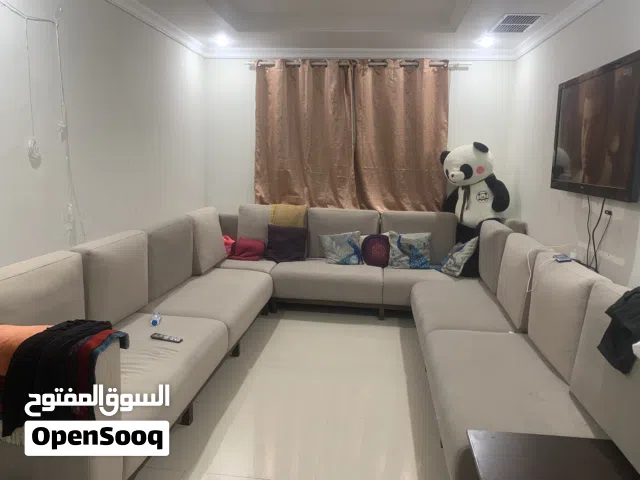 ركنه خشب زان بحاله جيده البيع لدواعي السفر النهائي