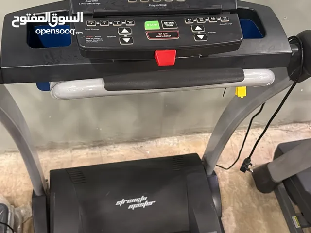 USED AMERICAN ITALIAN TREADMILLS FOR SALE 6 MONTHS WARRANTY AND FREE DELIVERY