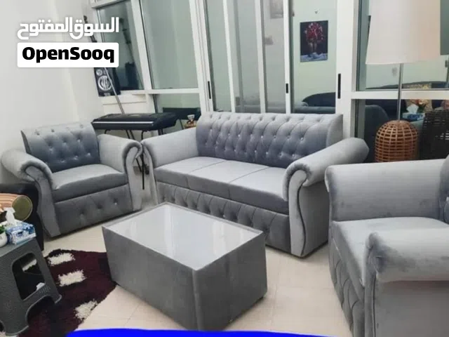 طقم كنب بتصميم مودرن راقي – Amazing Condition Looks Luxurious, Priced Economically
