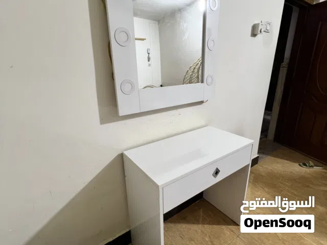 ميز تسريحه