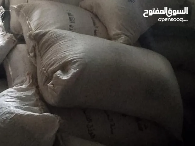 تبن احمر بيقيا صافي وحب بيقيا