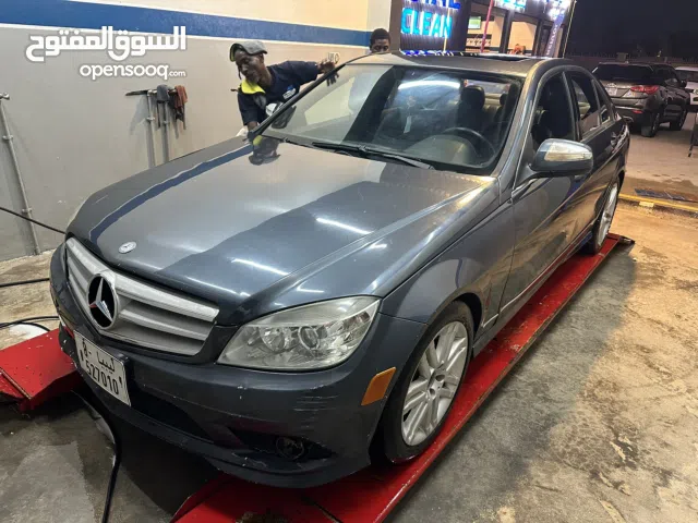 2010 مرسيدس بنز الفئة-C C 300