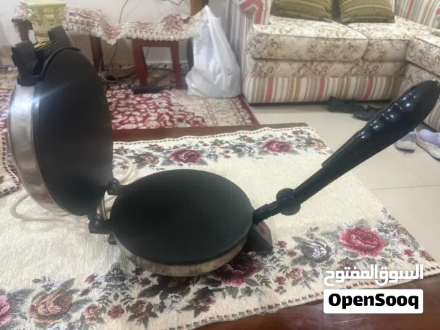 Chapattis or bread or roti maker( Negotiable)