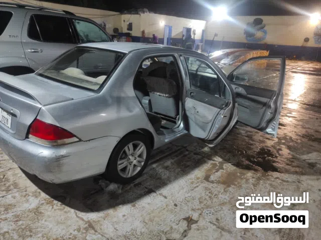 2010 ميتسوبيشي لانسر ES