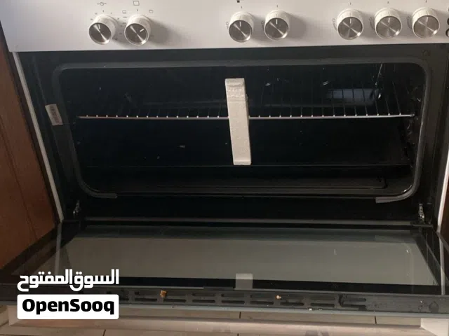 عفش بيت من اجهزه كهربيه من غساله سامسونج وثلاجه بنكون وفرن وتلفزيون وعفش غرفتين نوم وطوله مطبخ