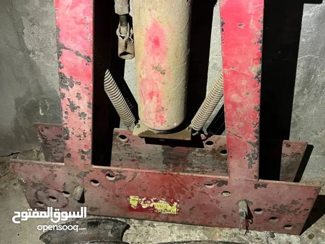 مكبس حديد قوي – تحمّل عالي – استعمالات متعددة