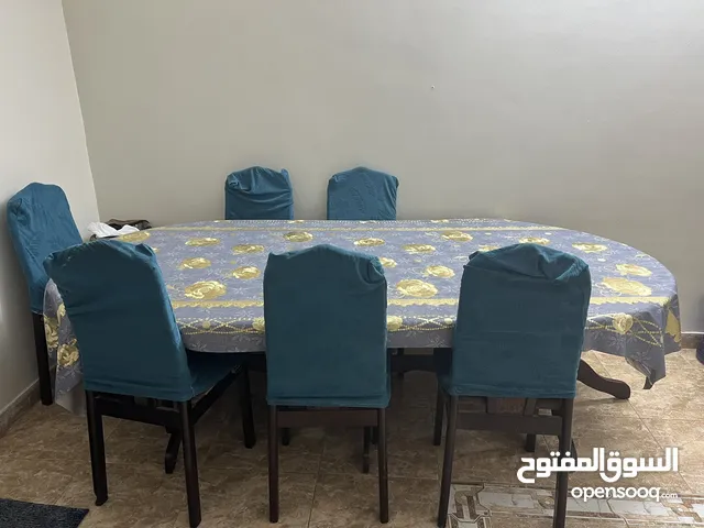 طاولة طعام