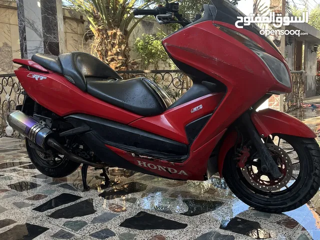 HONDA FORZA 012 موديل 2016 ماشيه 60 الف كيلو متر الوصف مهم