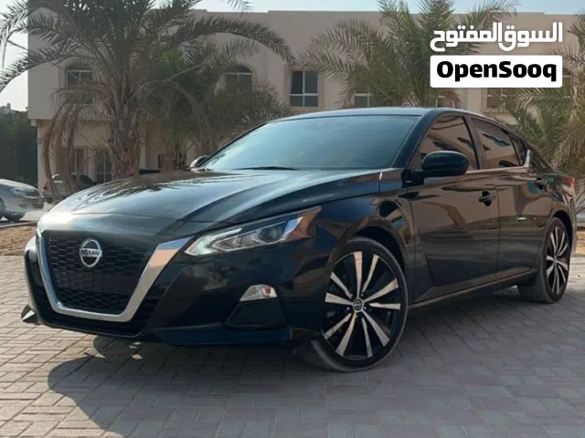 2022 نيسان التيما SR