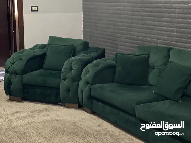 طقم كنب تفصيل خشب لاتيه لون زيتي 9 مقاعد وبفة