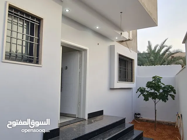120 m2 2 Bedrooms Townhouse for Rent in Tripoli Al-Sabaa