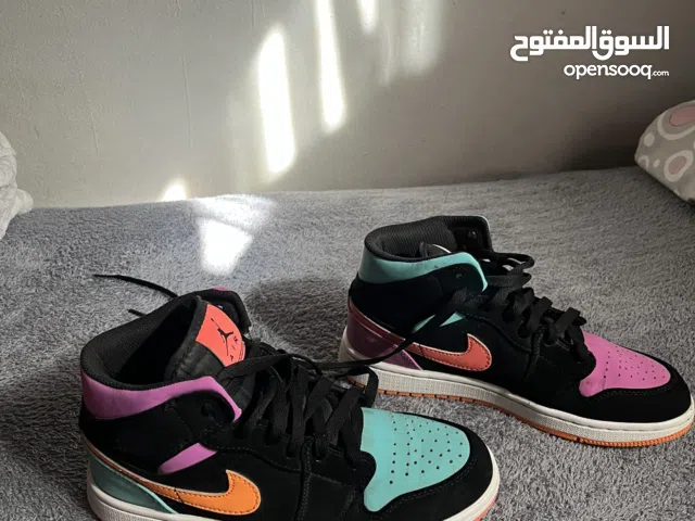 شوز ميرور بناتي