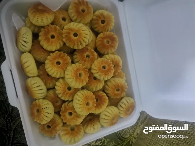 معمول سميد تمر وحوز وفستق حلبي وكعك اساور