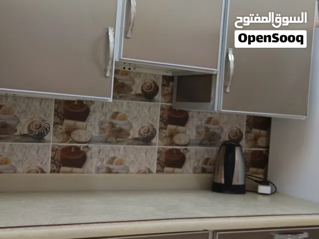 دولاب مطبخ 2متر مستعمل نظيف