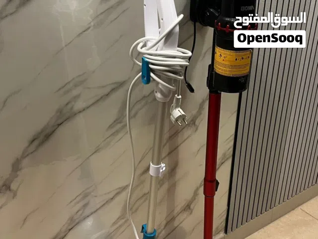 ممسحة بخار ومكنسة كهربائيه للبلاط استعمال اقل من شهر للبيع