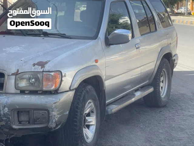 2004 نيسان باثفايندر Standard
