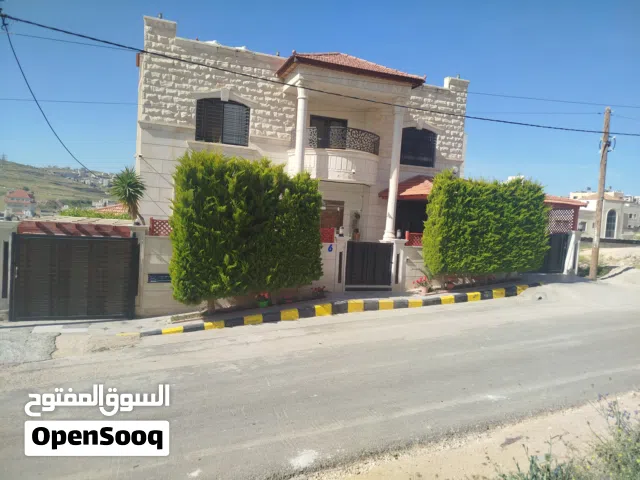 فيلا مميزة من المالك مباشرة في ارقى مناطق شمال عمان