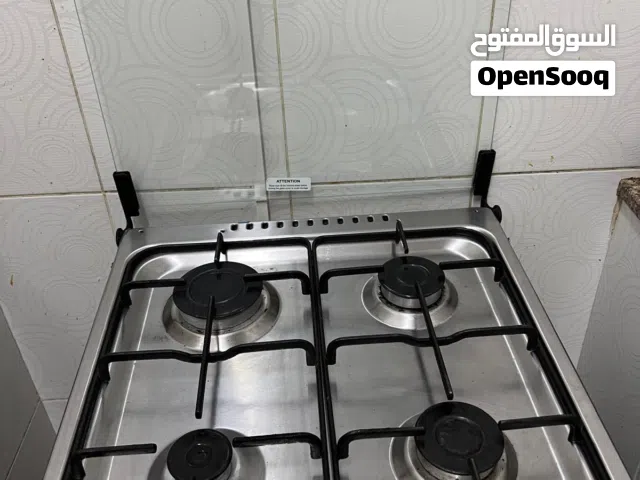 للبيع فرن نظيف اربع فتحات و غسالة ملابس شبه جديد استعمال فتره بسيطه