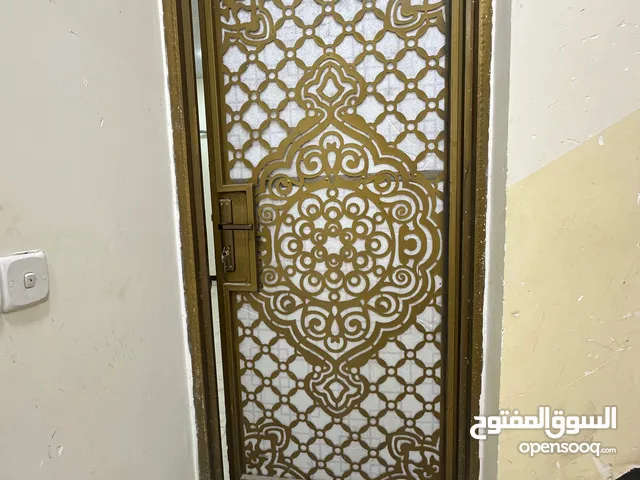 100 m2 3 Bedrooms Apartments for Rent in Basra Sana'a
