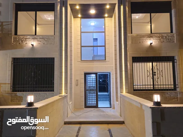 170 m2 3 Bedrooms Apartments for Sale in Al Karak Manshiyyet Abu Hammour