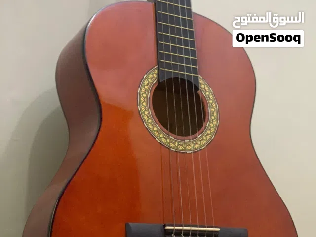 ألة موسيقى Guitar classique للبيع