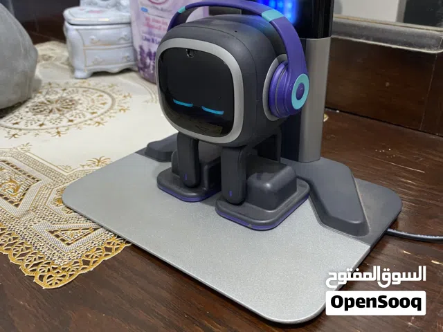 EMO robot home