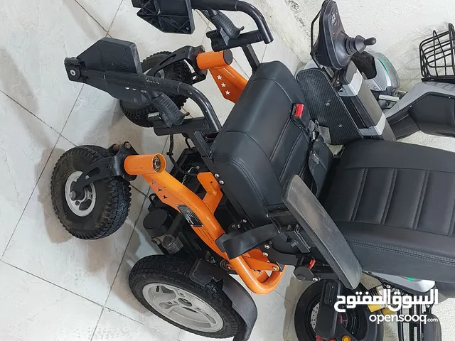 للبيع عربانه كهربائيّة نظيفه وبطارياتهه جديده واي عطل وخلل مابيهه وهاي صورهه