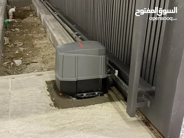 اصلاح وصيانة مكائن الابواب بجميع انواعها