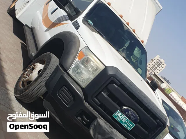 فورد F-550  عيادة متنقلة