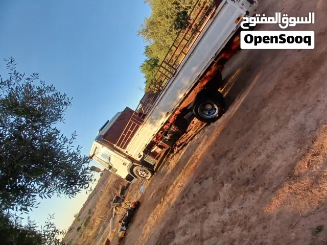 موجود كنتر ريكاردو  صندوق 5.30 متر ل نقل الاتات داخل وخارج طرابلس وكامل الجبل الغربي و مصراته الخمس.