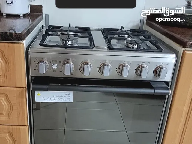 طباخ غاز شبه الجديد للبيع مع ضمان