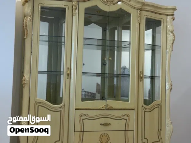 نيش / خزانة عرض زجاجية /